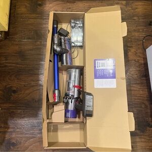 Dyson V11 Origin Vacuum Cleaner** Does NOT Include Extra Attachments ( See Pics)